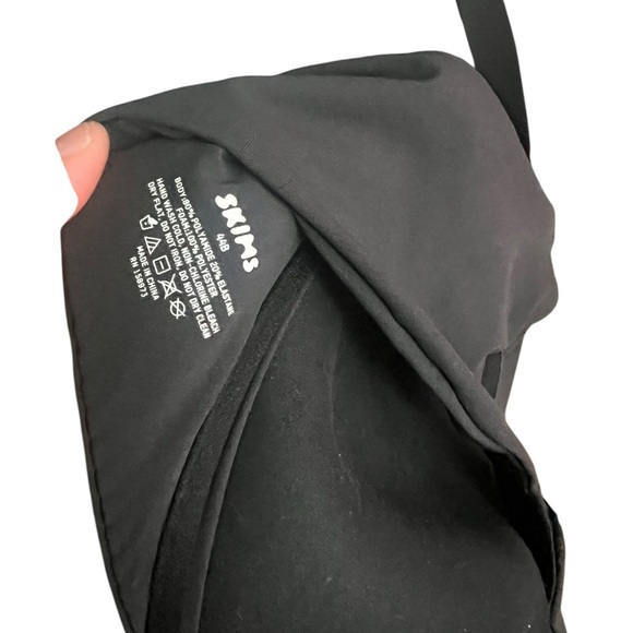 Skims Fits Everybody Scoop Plunge Bra - Picture 4 of 4